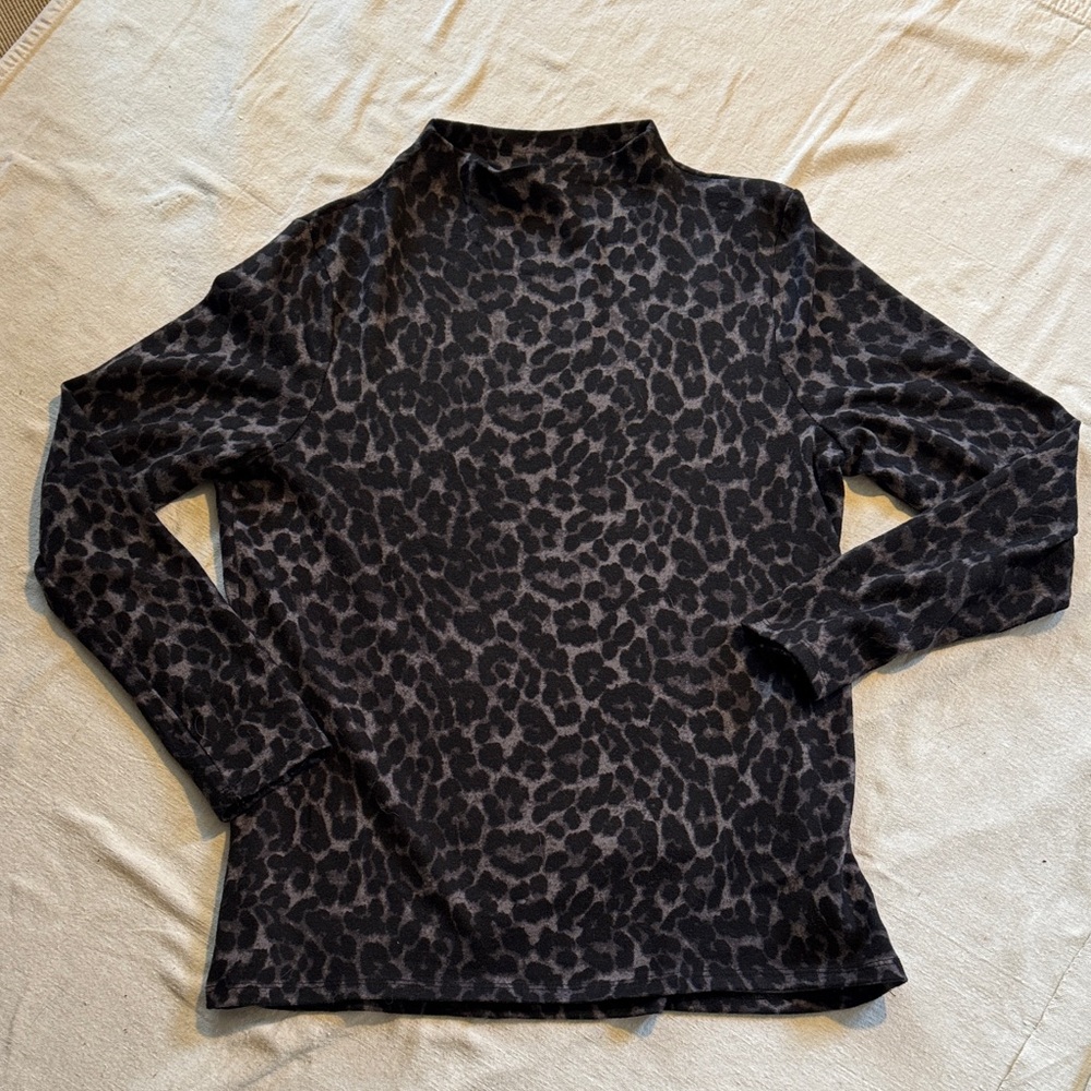 beachlunchlounge Black/Gray Leopard Print Top XL
